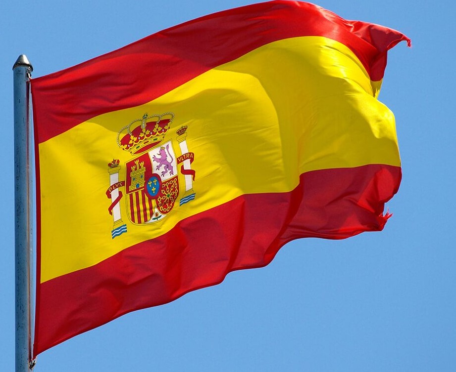 Espanjan puhekielen osaajaksi matkailu- ja palvelualoille VERKKOTOTEUTUS (nro 707712)