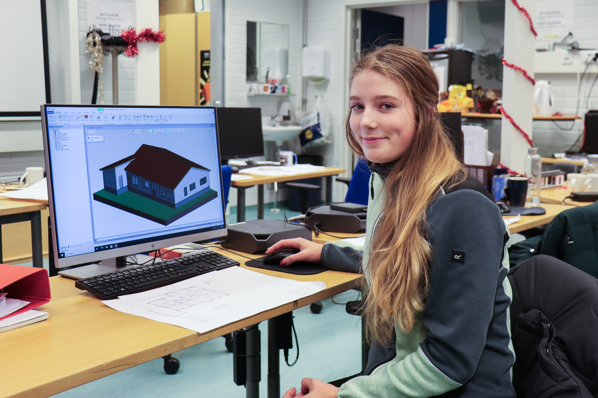 Jocelyn Fleischer presents a 3D-model of a house that she has created with Vertex.