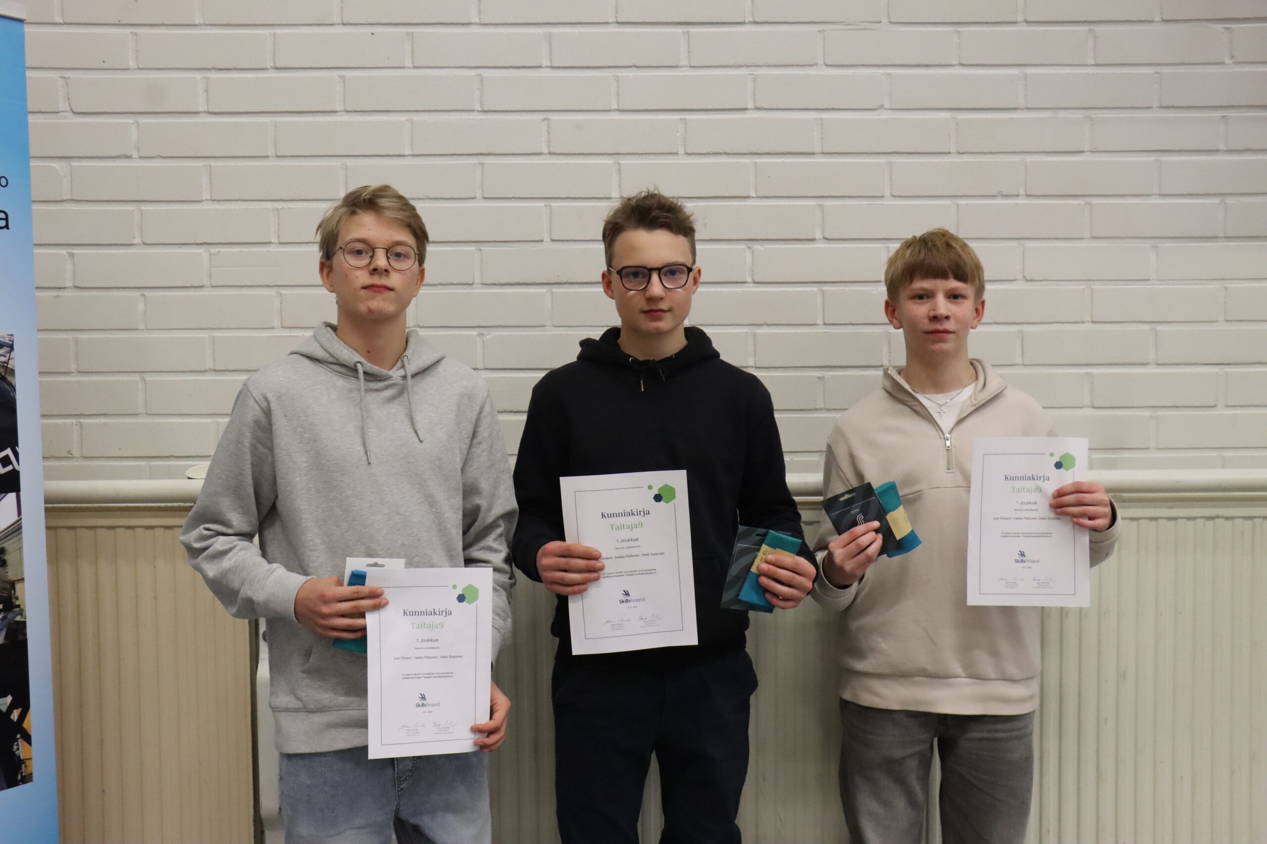 Kuvassa vasemmalta: Veeti Sorjonen, Veikka Pekonen ja Joel Yliniemi.