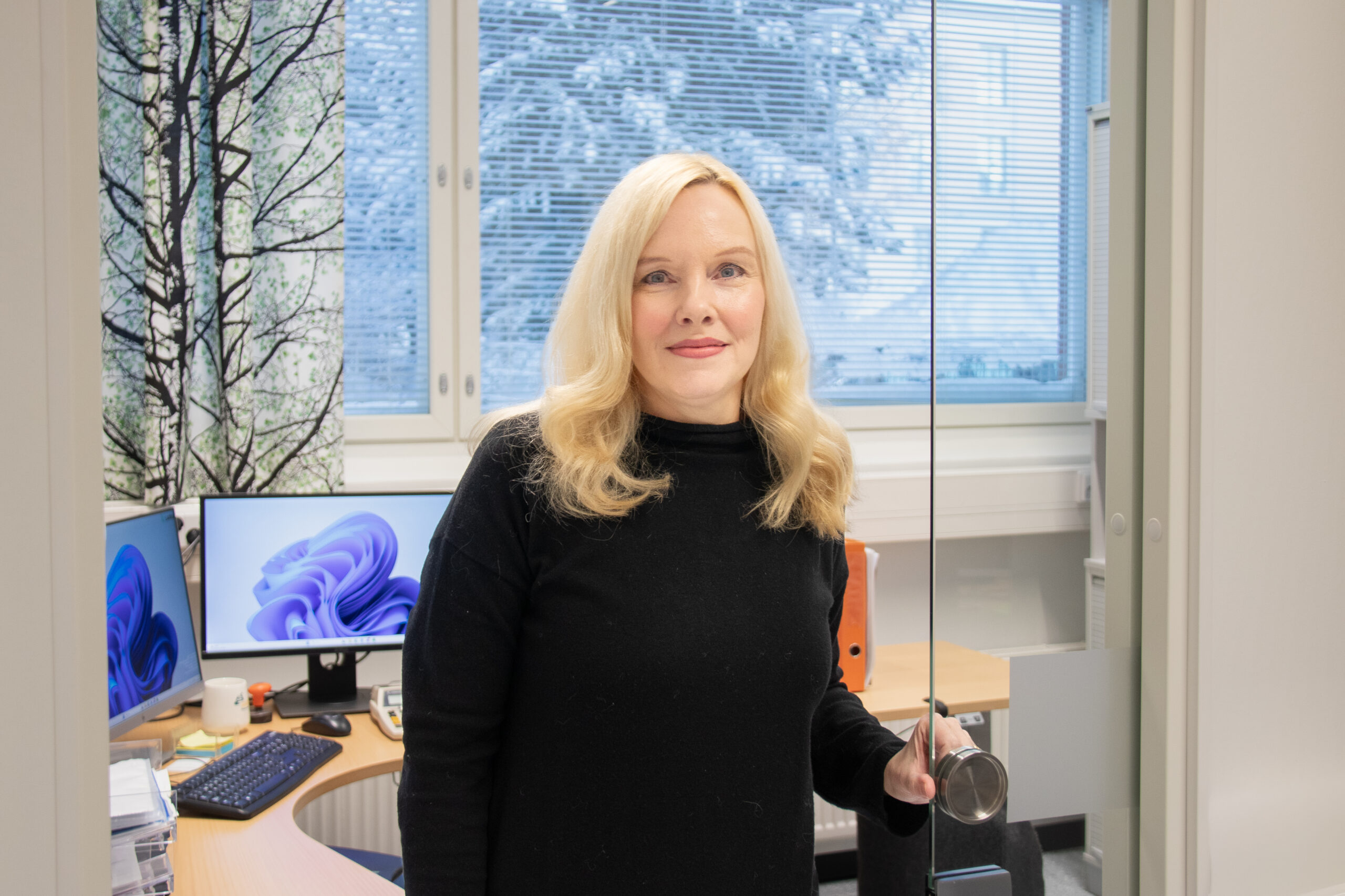 Maarit Numminen työhuoneessaan.