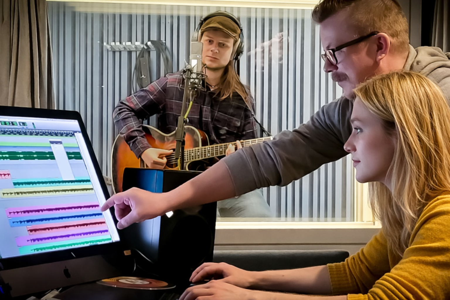 Musiikin äänittäminen ja studiolaitteiston käyttäminen 15 osp