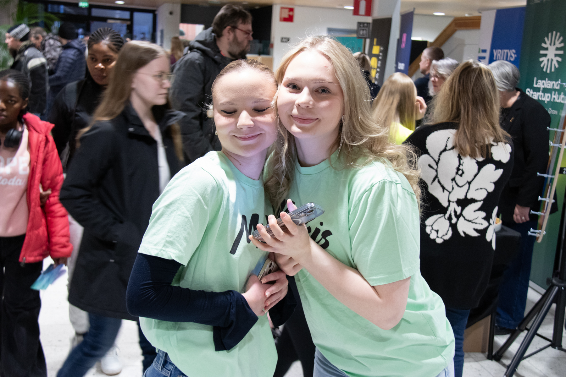 Kuvassa Mätsis 2026 palautteenkerääjinä toimiva opiskelijaduo